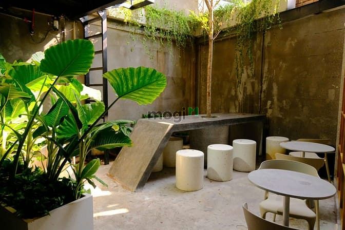 Modern Studio with Amenities