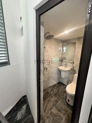 Modern Studio Apartment with Full Amenities
