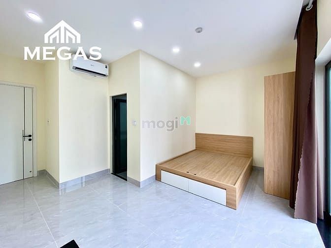 Fully Furnished Studio Apartment with Balcony near Mai Chí Thọ