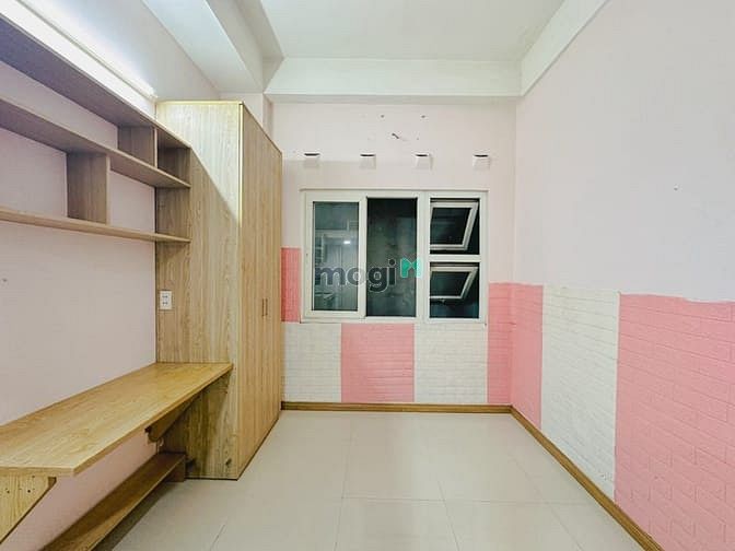 Cozy Room with Loft, Workspace, and Free Schedule