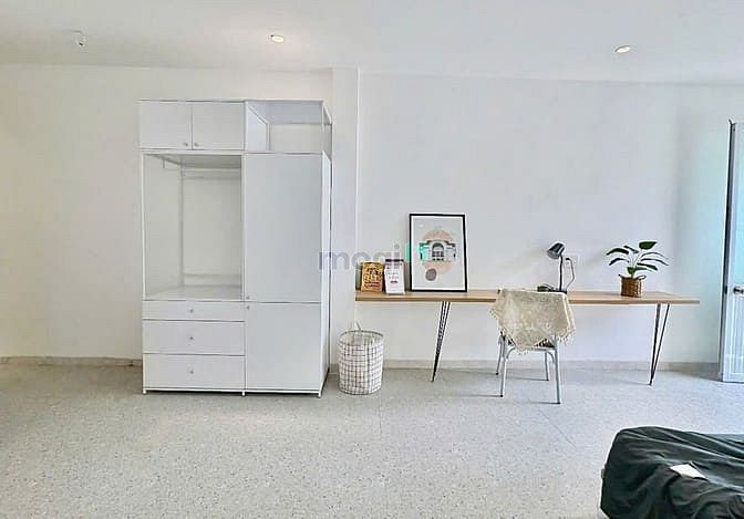 Modern Studio Apartment Near Universities with Full Amenities