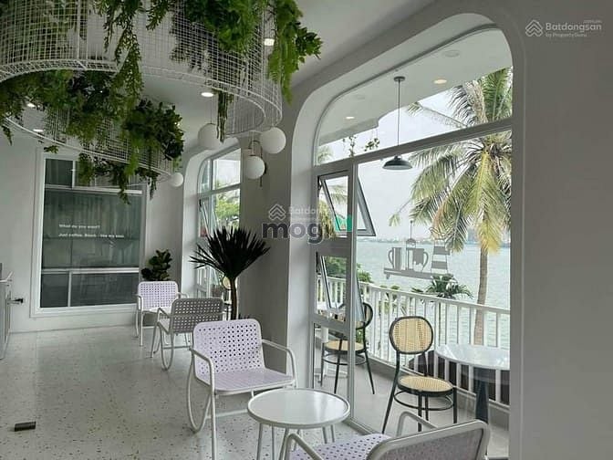 Spacious 4-Floor Villa with Garden for Business