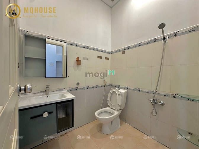 Studio Apartment with Modern Design near Cách Mạng T8