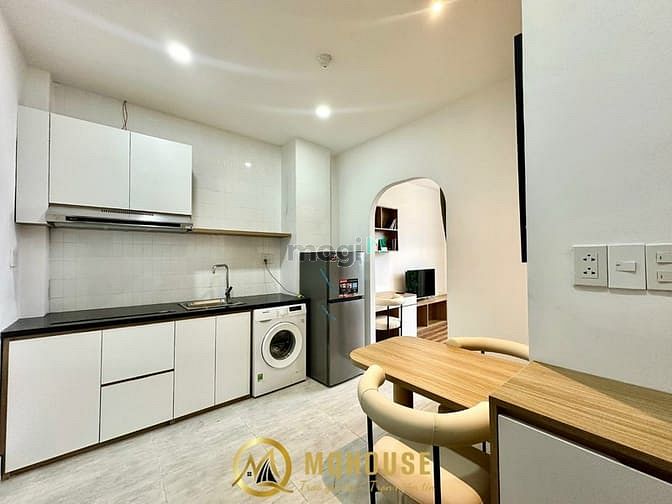 Modern Studio Apartment with Balcony in District 7