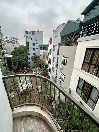 Fully Furnished Room with Window near Ecogreen, Nguyen Xien Road