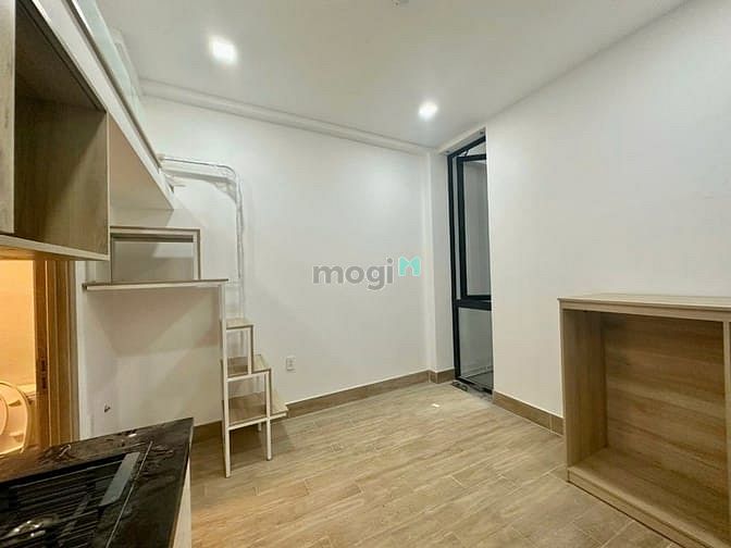 Fully Furnished Studio Apartment near Vincom Le Van Viet