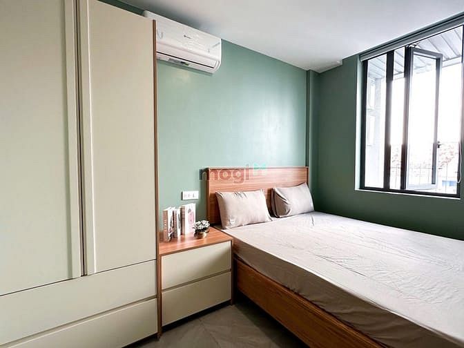 2 Bedroom Apartment with Balcony and Separate Kitchen