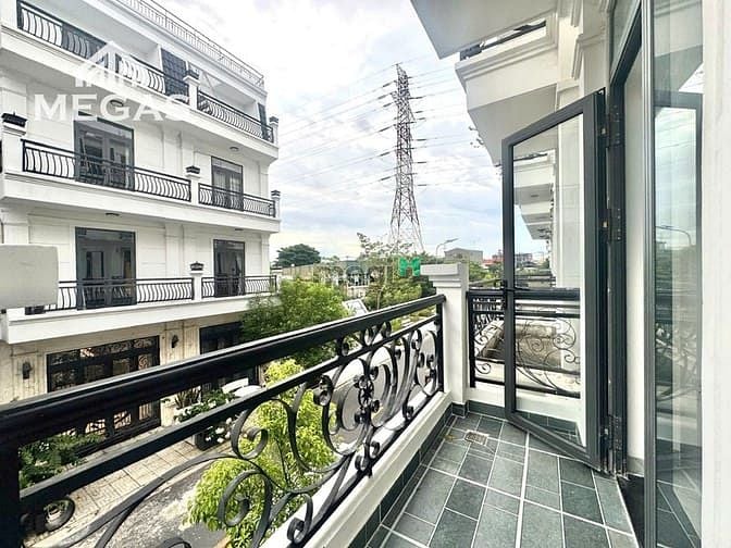 Studio Apartment with Balcony, Fully Furnished Near Multiple Locations