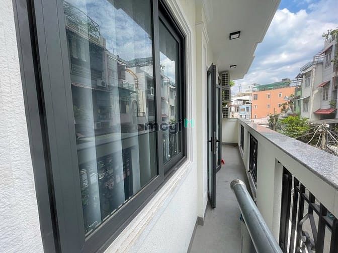 Fully Furnished Studio Apartment with Modern Amenities