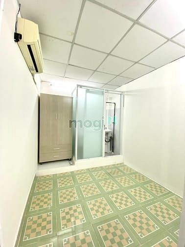 Modern Studio Near Vincom with Balcony and AC
