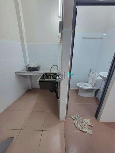 Spacious Commercial/Office Space on 3/2 Nguyen Chi Thanh Street