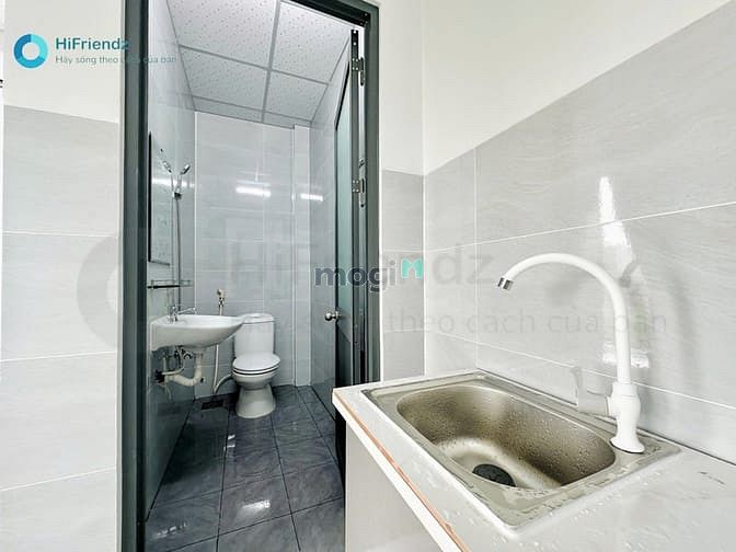 Modern Studio with Balcony Near University Campus