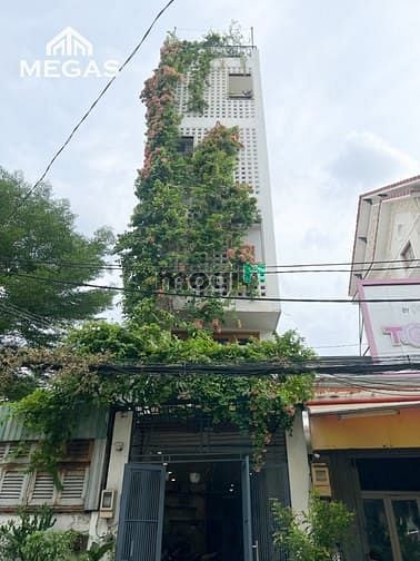 One Bedroom Apartment with Large Balcony near Metro Thao Dien