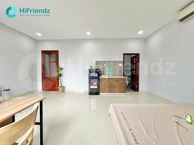 Modern, Fully Furnished Room in Q9 with Balcony and Open Space