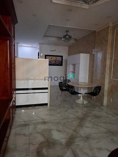 Tên Lửa көшесінің жанындағы 5 бөлмелі заманауи 3 қабатты үй