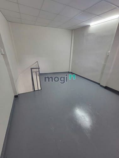 Spacious Commercial/Office Space on 3/2 Nguyen Chi Thanh Street