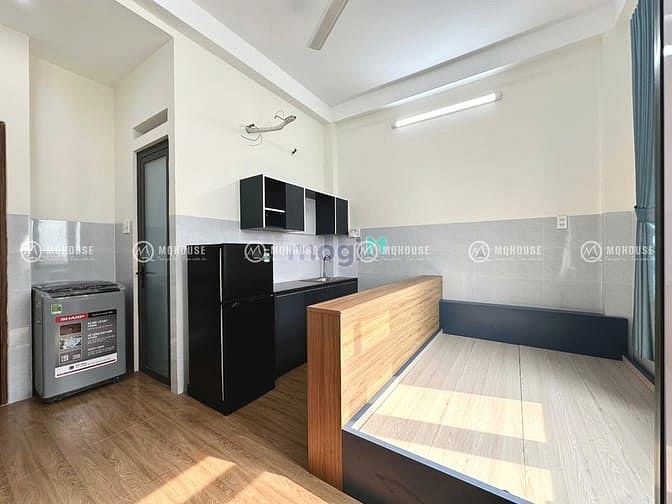 Sunny Room with Window, Fully Furnished near Truong Chinh - Phan Van Hon