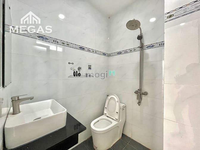 Fully Furnished Balcony Room Near Song Hanh - Truong Chinh