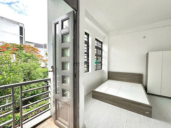 Private Room with Balcony near Multiple Transit Routes