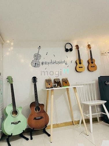 Spacious 24m² Loft Room with Large Window and Elevator