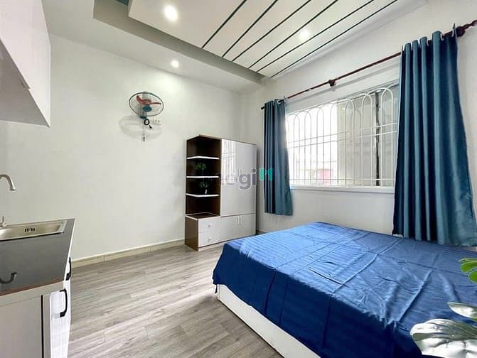 Modern Studio Near Economics University with Separate Kitchen