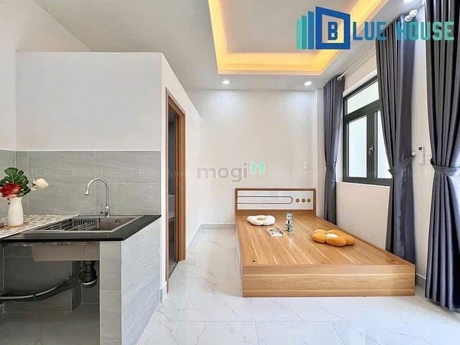 Modern Studio with Balcony near University