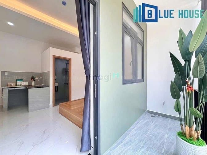 Modern Studio with Balcony near University