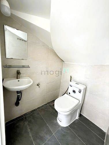 Ground Floor Space Near Hiep Binh Chanh Market, Convenient Location