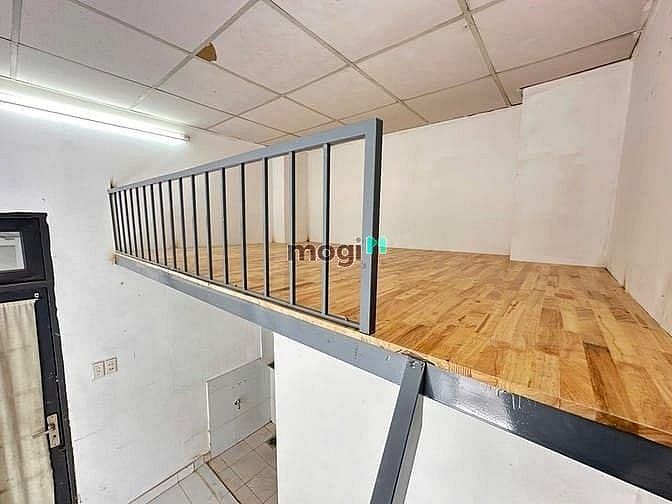 Modern Loft Room with Mezzanine Near Markets