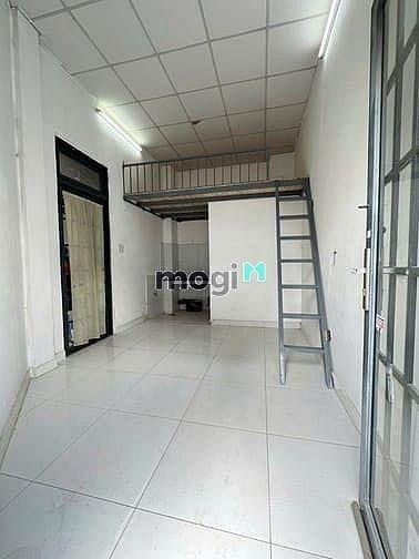Modern Loft Room with Mezzanine Near Markets