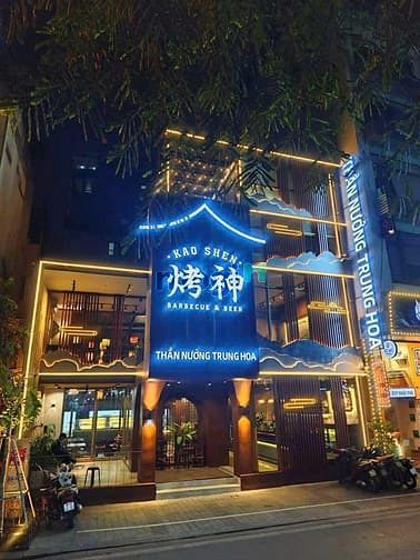Large Corner Commercial Space in Trung Hoa