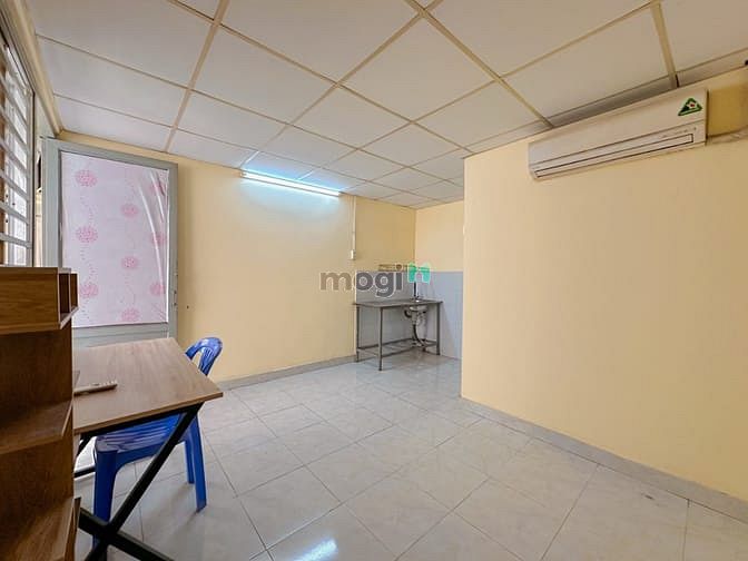 Room with Balcony, 24/7 Access, Fingerprint Gate - Central Tan Binh Location