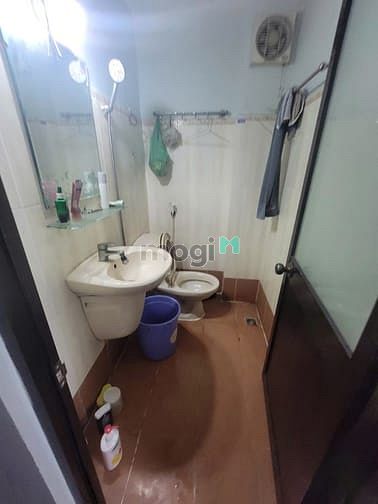Spacious 3-Level Rental Near 3/2 - Ngo Quyen Street