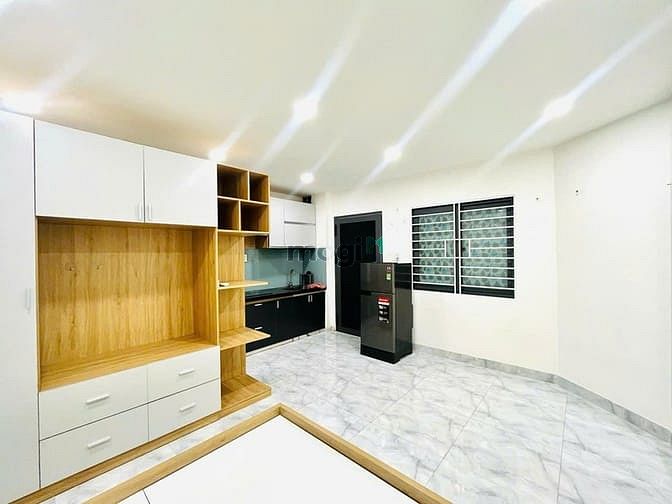 Fully Furnished Balcony Room Near Song Hanh - Truong Chinh