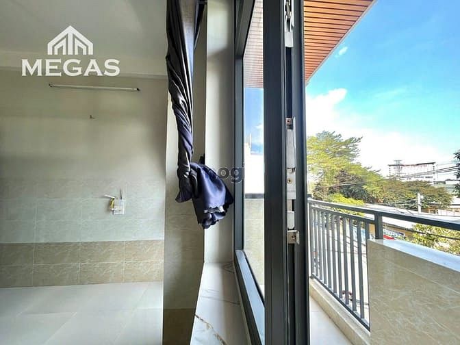 Duplex with Window and Balcony near CVPM Quang Trung