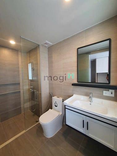 Modern 1-Bedroom Apartment with Balcony in District 7