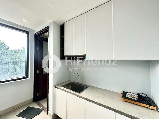 Compact Studio Apartment in Central Location near Landmark 81