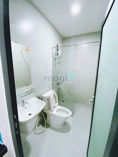 Studio Apartment with Balcony in Thich Quang Duc, Phu Nhuan District