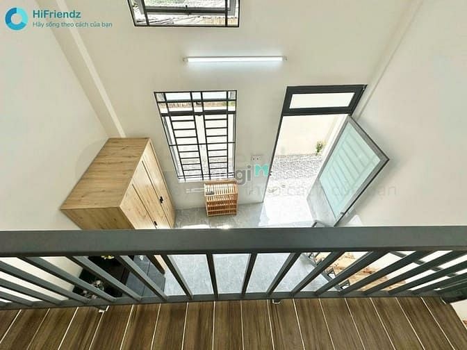 Modern Loft-Style Room with Private Balcony in Q9