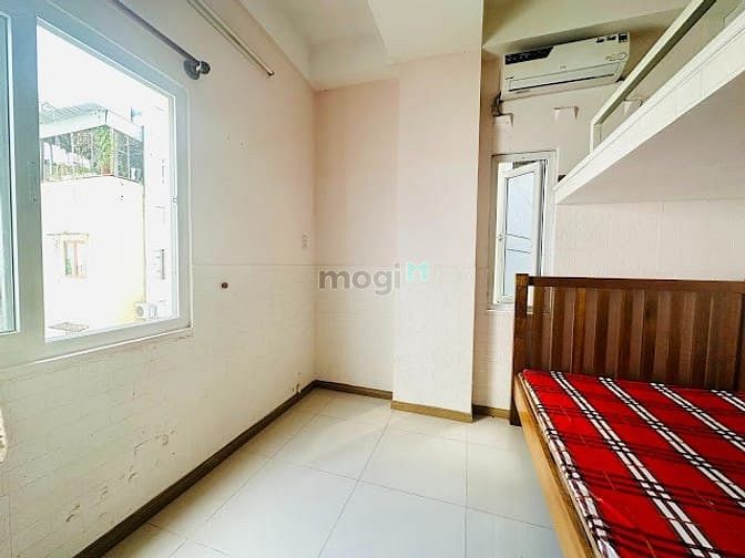 Spacious 25m² Room with High Loft, Air Conditioning, Elevator - 24/7 Security