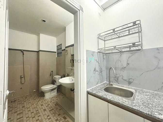 Serviced Apartment with Balcony in District 10, Ho Chi Minh City