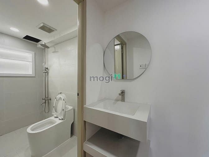 High-End Furnished Studio Apartment with Balcony and City View