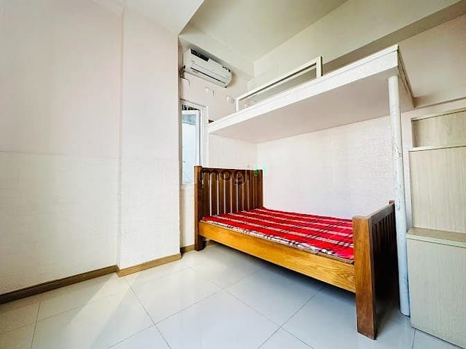 Spacious 25m² Room with High Loft, Air Conditioning, Elevator - 24/7 Security