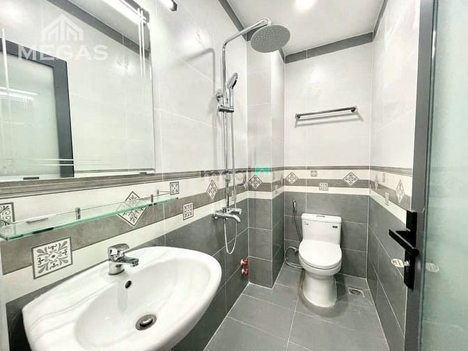 Modern Studio with Designer Ceiling and Full Amenities