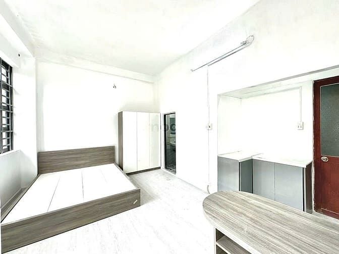 Private Room with Balcony near Multiple Transit Routes