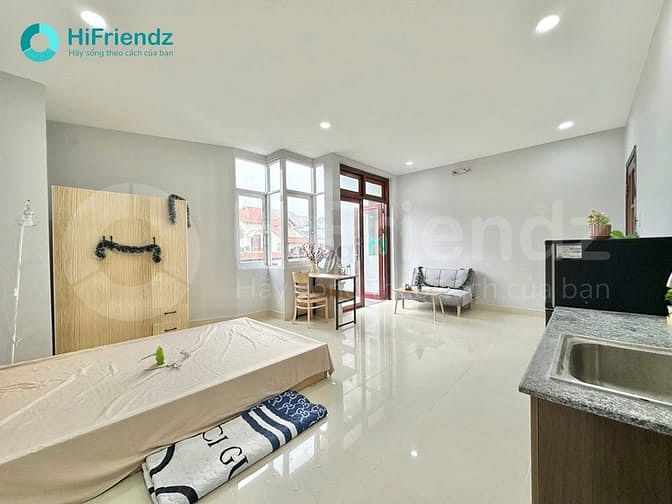 Modern, Fully Furnished Room in Q9 with Balcony and Open Space