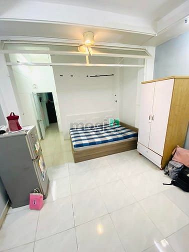 Spacious Room near Phan Xich Long, Convenient Location