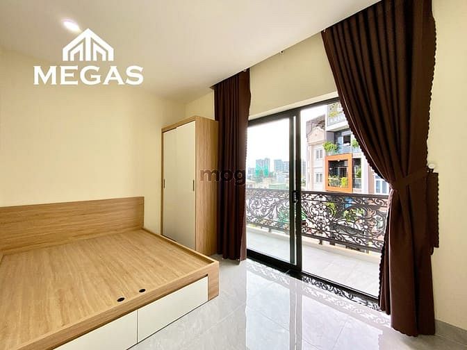 Fully Furnished Studio Apartment with Balcony near Mai Chí Thọ