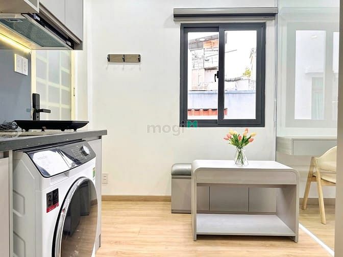 Spacious Studio Near Le Van Sy Street, District 3