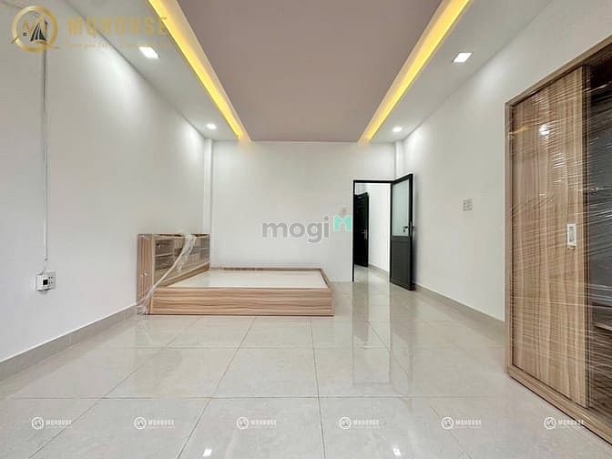 1 Bedroom Apartment with Balcony in Hoà Bình - Đầm Sen